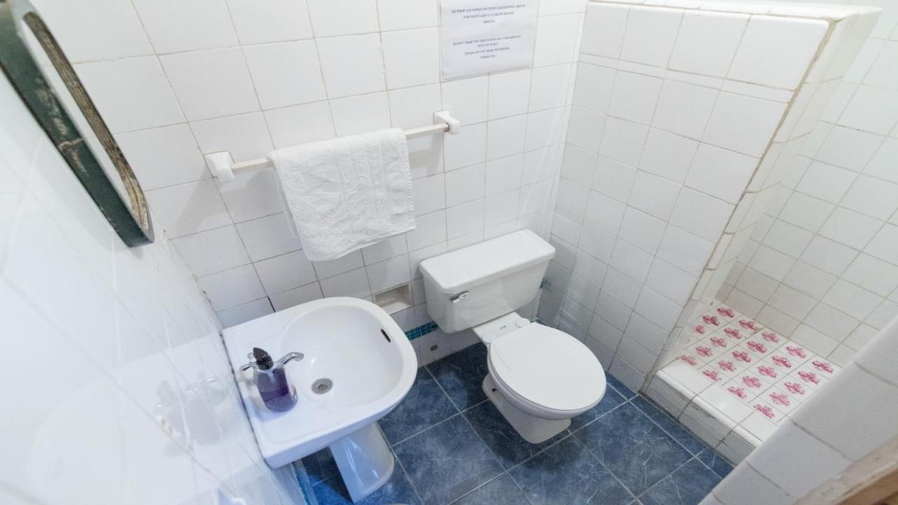 Beraja Family Hostel Лима Экстерьер фото